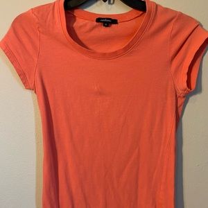 v-neck melon tee